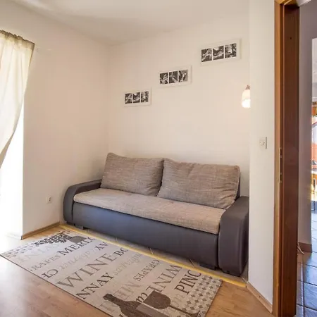 Apartment In Vrbnik/insel Krk 13611